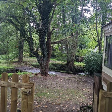 Mobile Home Situe Au Coeur Du Lac Blangy-le-Château Exterior foto